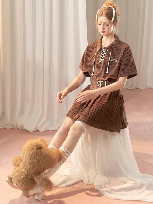 Lace-up Short Top   Flared Skirt   Lace-up Over Polo T-shirt