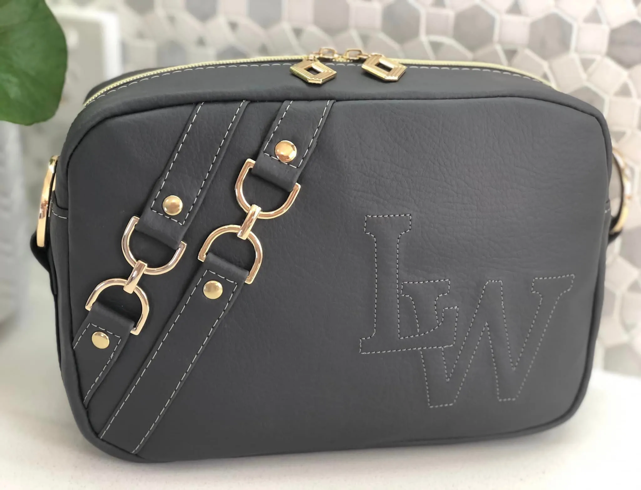 Sewing Pattern with video | The Laverna Crossover