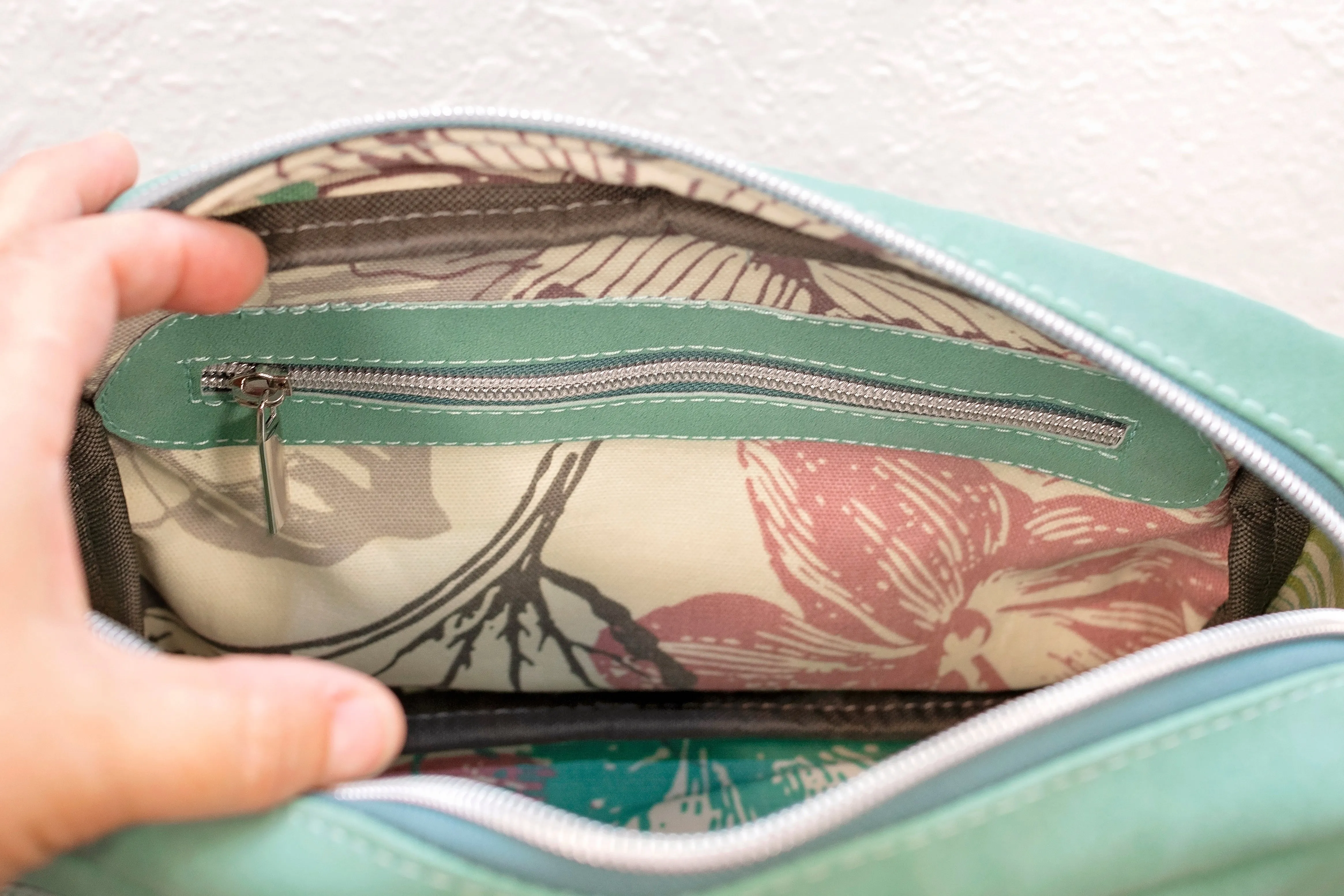 Sewing Pattern with video | The Laverna Crossover