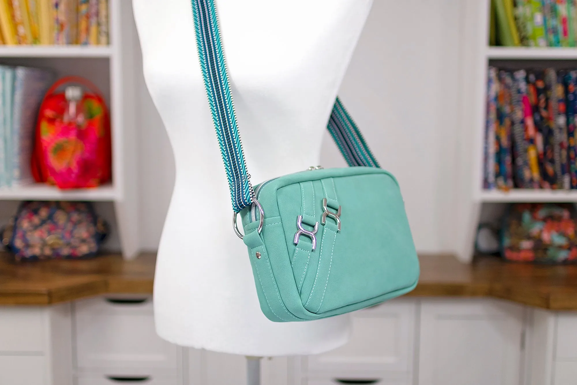 Sewing Pattern with video | The Laverna Crossover